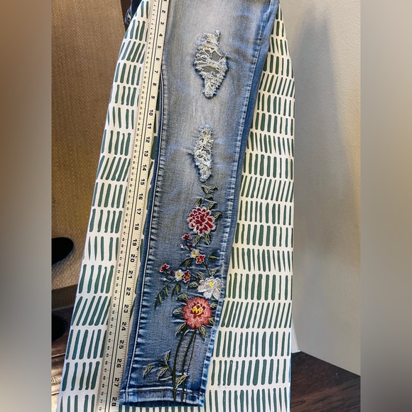 🌸 US 10 Quiz Embroidered Floral Skinny Jeans | Luxuriously Soft Boho Denim 🌸 - Picture 5 of 11